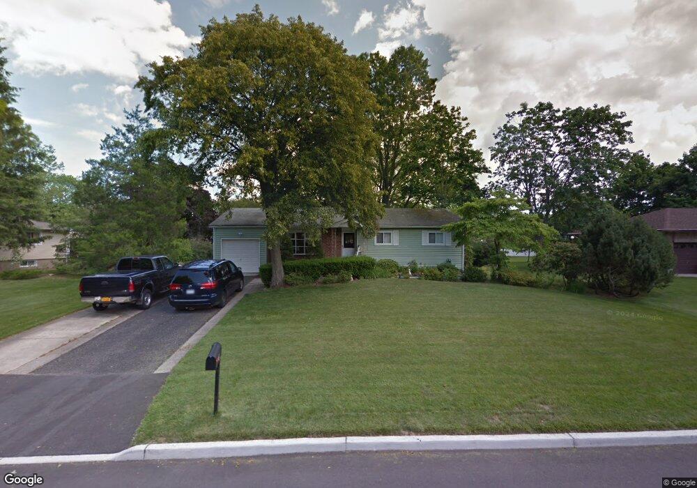 5 Heron Ln, ComMacK, NY 11725 - photo 1