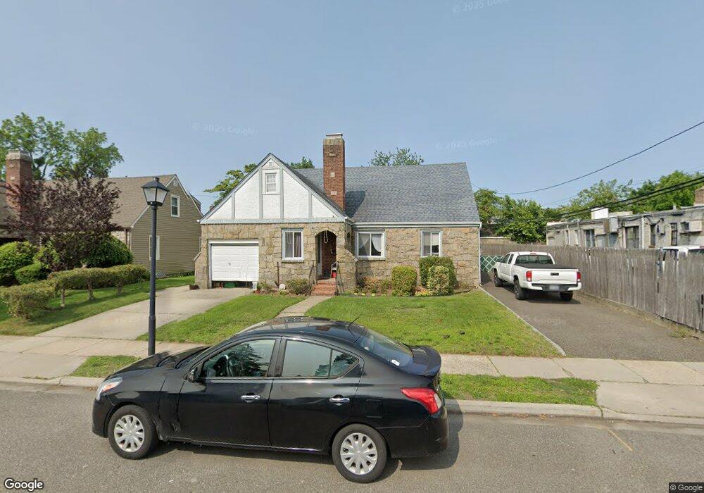 537 Foch Blvd, Mineola, NY 11501 - photo 1