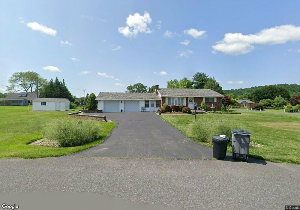 4420 N Sunset Dr, Coopersburg, PA 18036 - photo 1