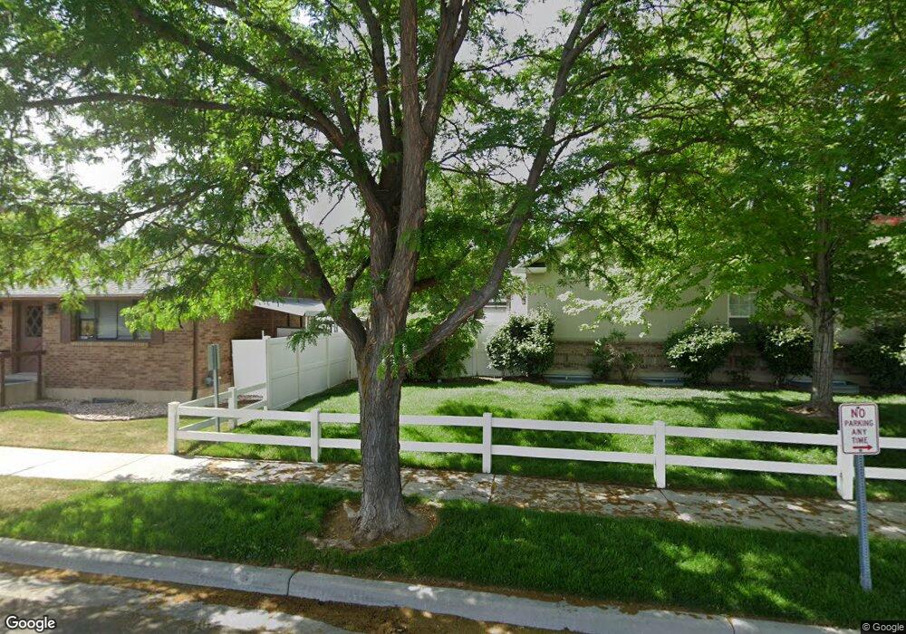 668 E Stonefly Dr, Sandy, UT 84070 - photo 1