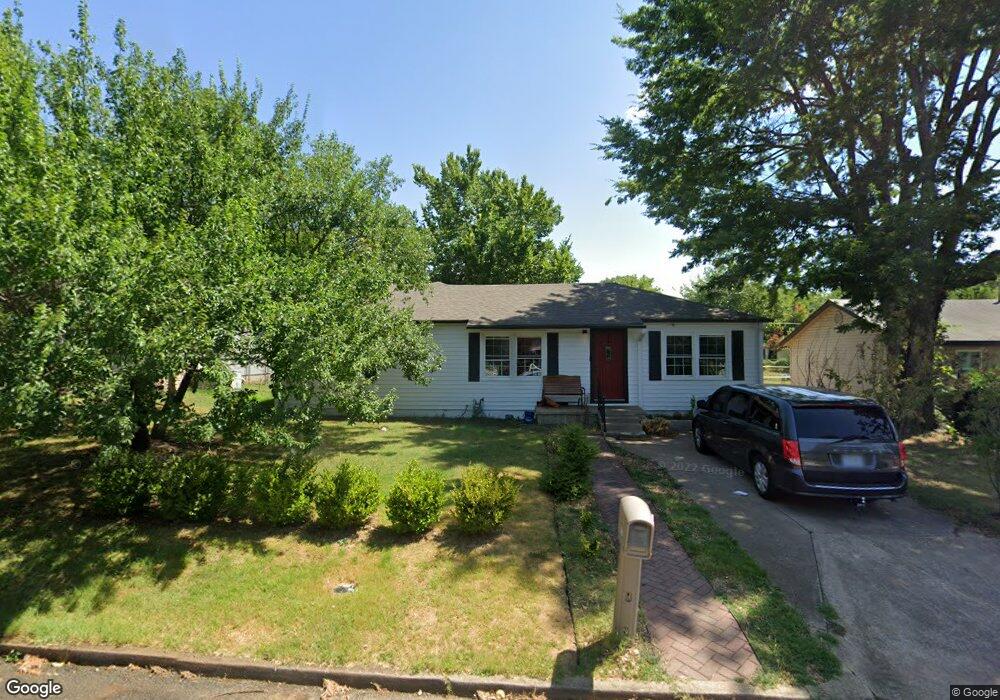 307 E 12th Place, Claremore, OK 74017 - photo 1