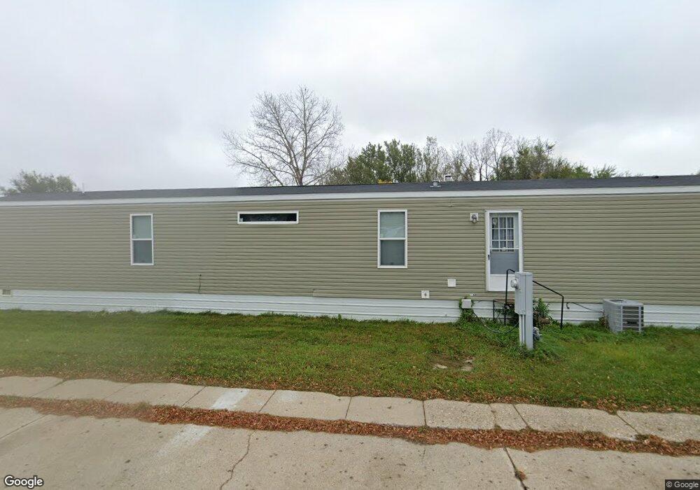 101 W Deer St, Mandan, ND 58554 - photo 1