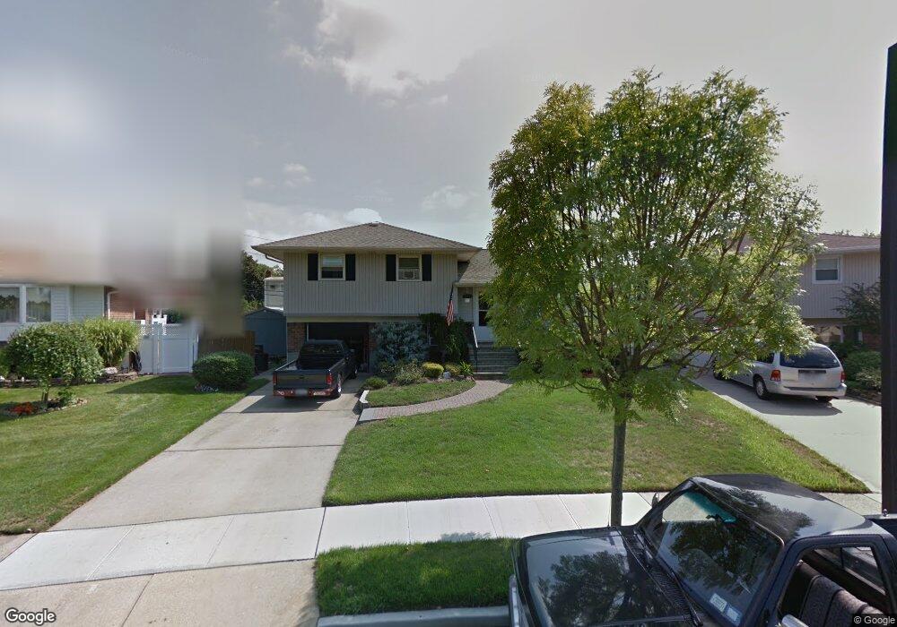 15 Shelly Ln, Bethpage, NY 11714 - photo 1