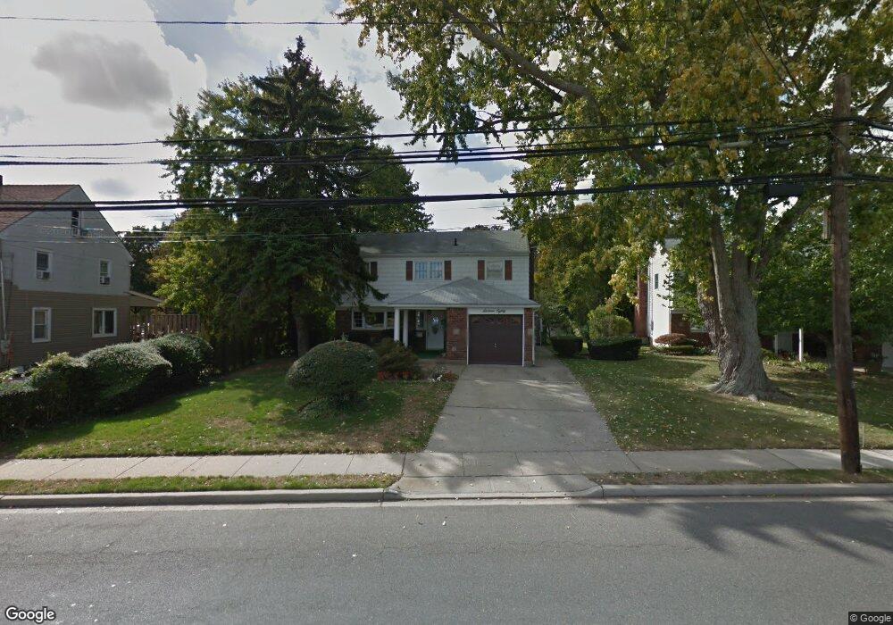 1680 Meadowbrook Rd, Merrick, NY 11566 - photo 1