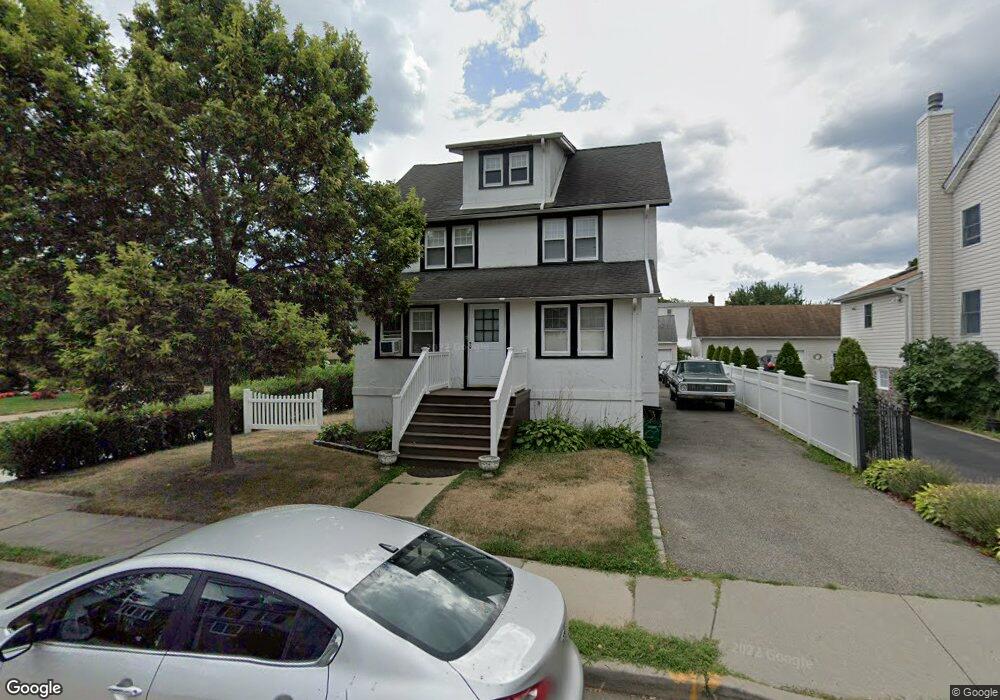 22 Maple Ave unit 2, Lynbrook, NY 11563 - photo 1