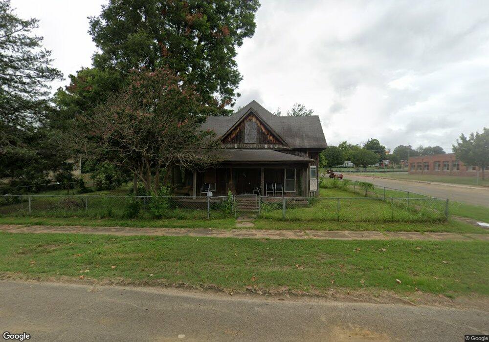 211 N E St, Hugo, OK 74743 - photo 1