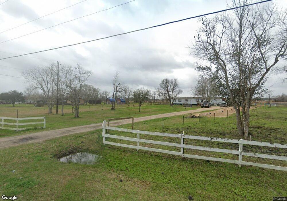 1095 Meadow Ln, Alvin, TX 77511 - photo 1
