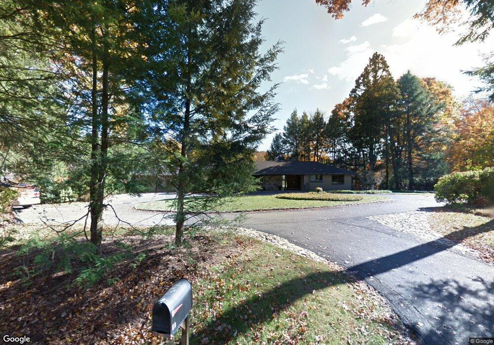 2 Pan Handle Ln, Westport, CT 06880 - photo 1