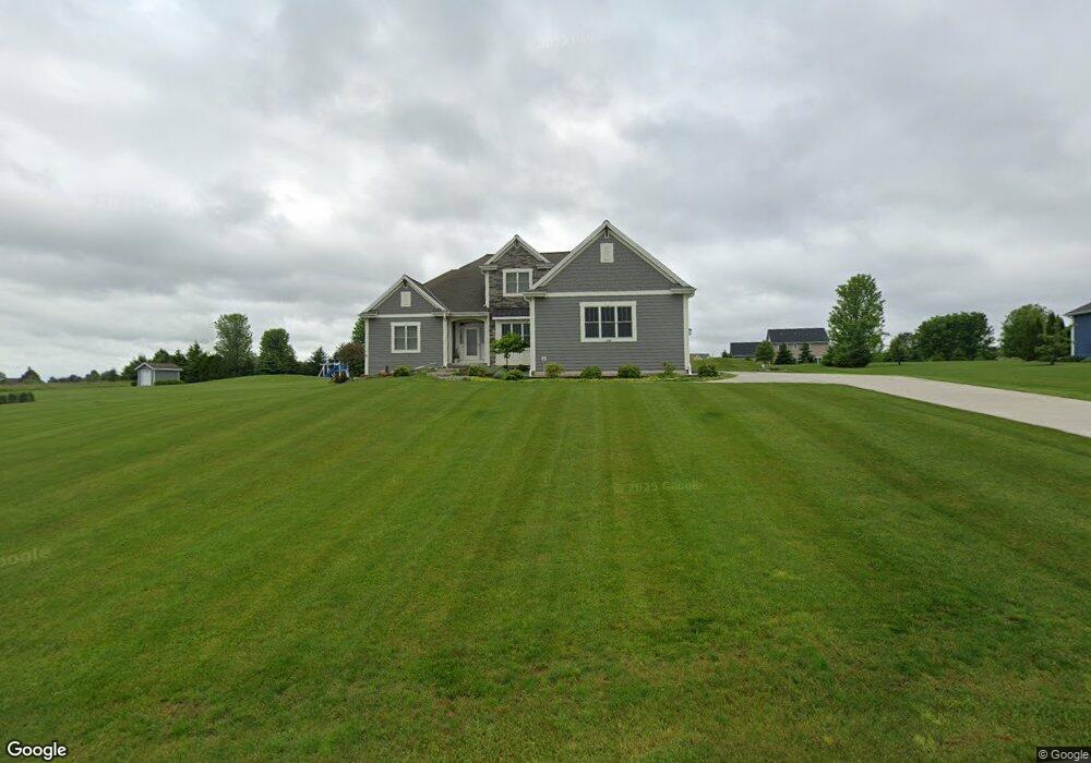 1955 Ravine Ct, Slinger, WI 53086 - photo 1
