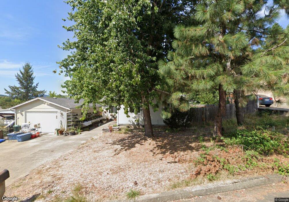 653 Jade St, Sutherlin, OR 97479 - photo 1