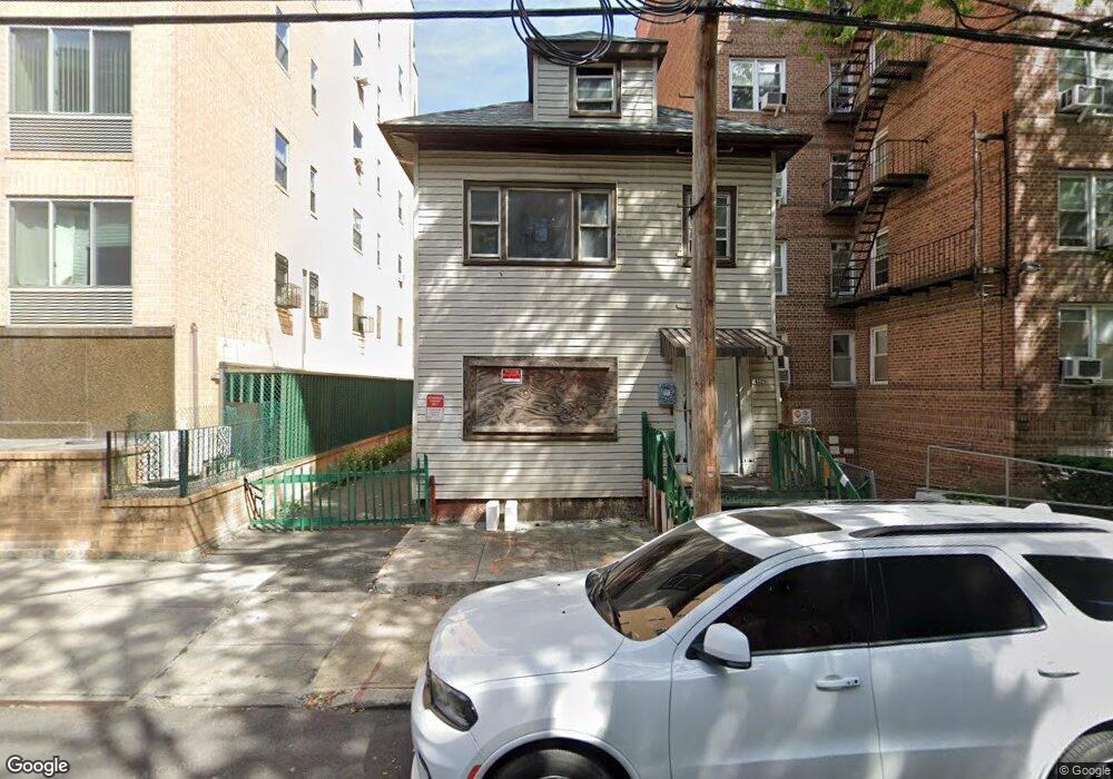 4325 Union St, Flushing, NY 11355 - photo 1