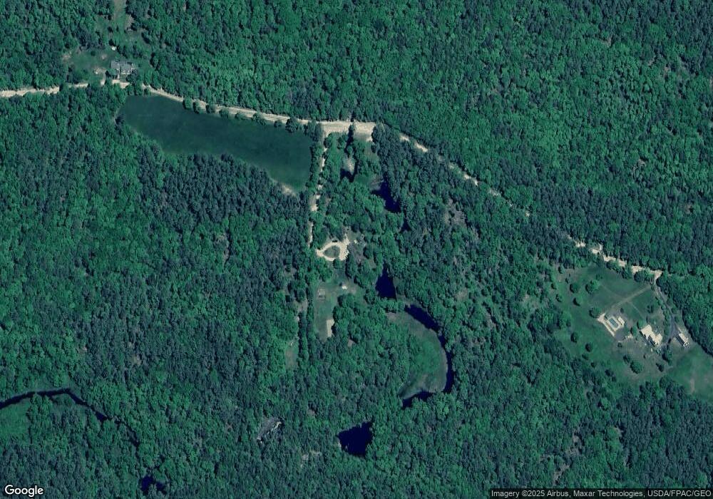 256 Barn Door Gap Rd, Strafford, NH 03884 - photo 1