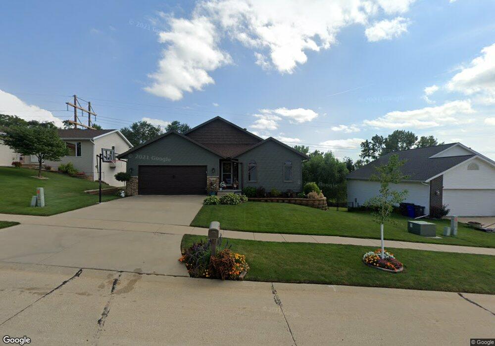 2817 38th Ave SW, Cedar Rapids, IA 52404 - photo 1