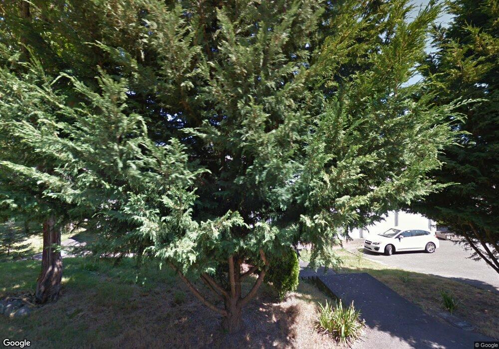 8044 NE 28th St, Hunts Point, WA 98004 - photo 1