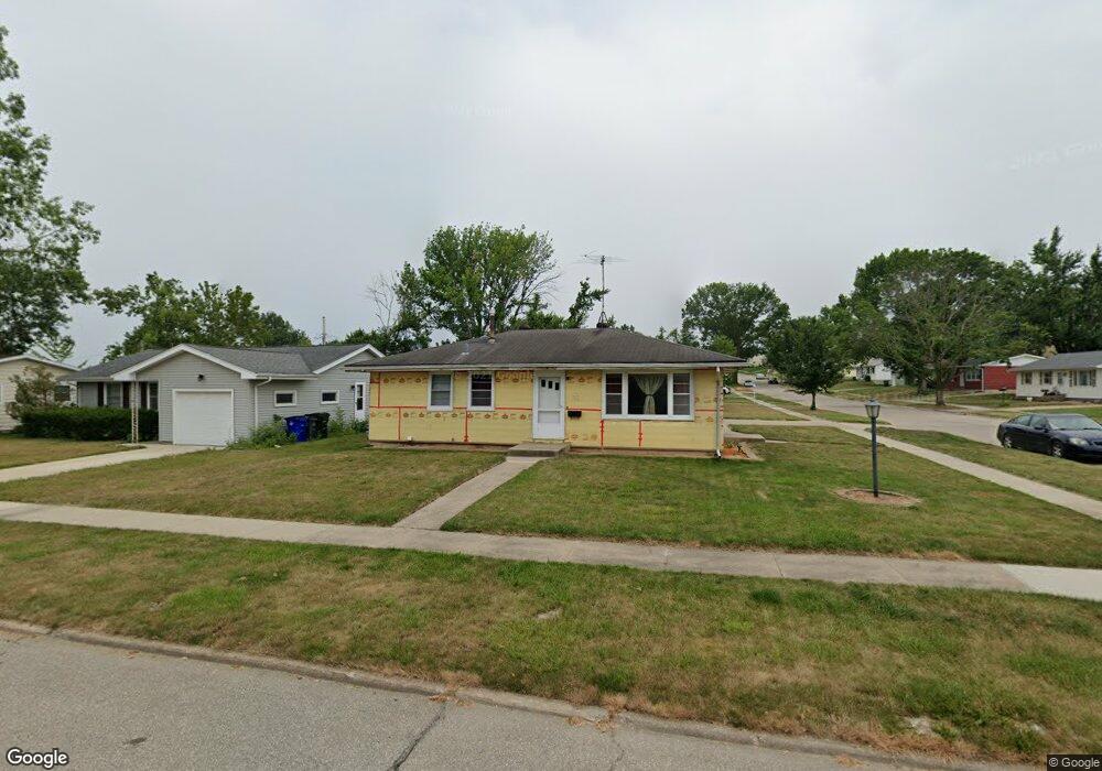 43 27th Avenue Dr SW, Cedar Rapids, IA 52404 - photo 1