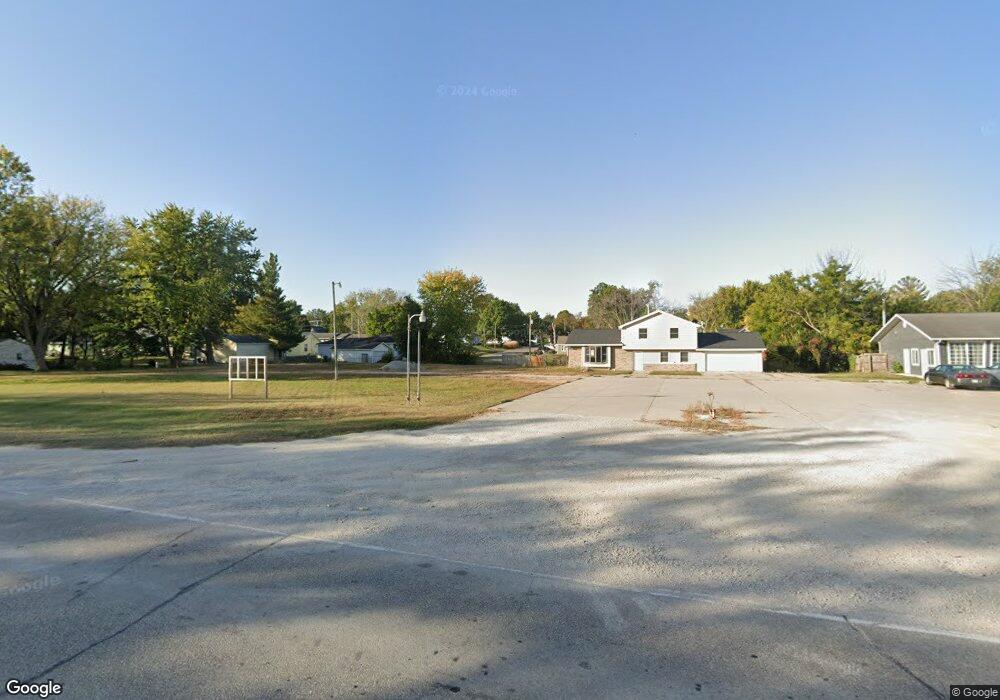 421 Franklin St, Center Point, IA 52213 - photo 1