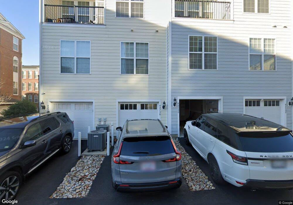 42800 Lauder Terrace unit 42800, Ashburn, VA 20147 - photo 1