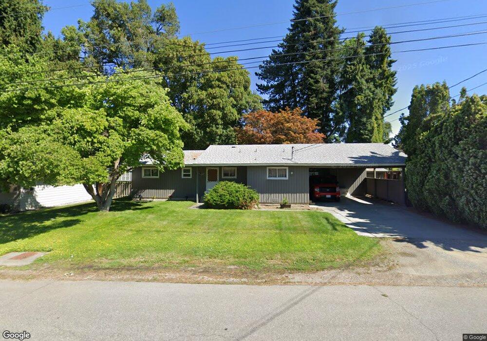 1137 1st St SE, East Wenatchee, WA 98802 - photo 1