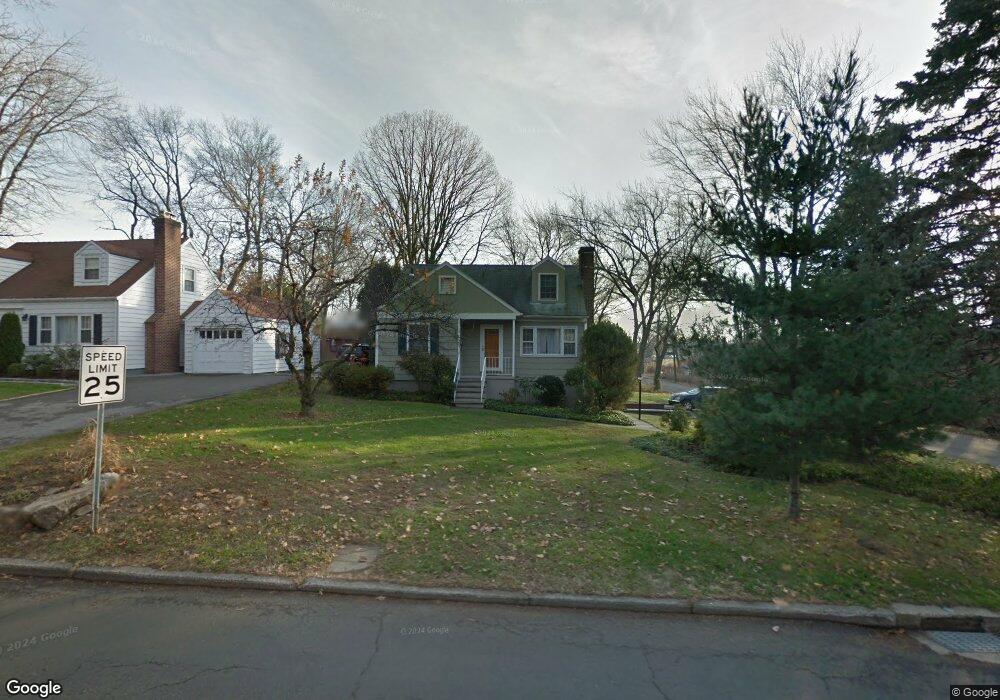 211 Soundview Ave, Stamford, CT 06902 - photo 1