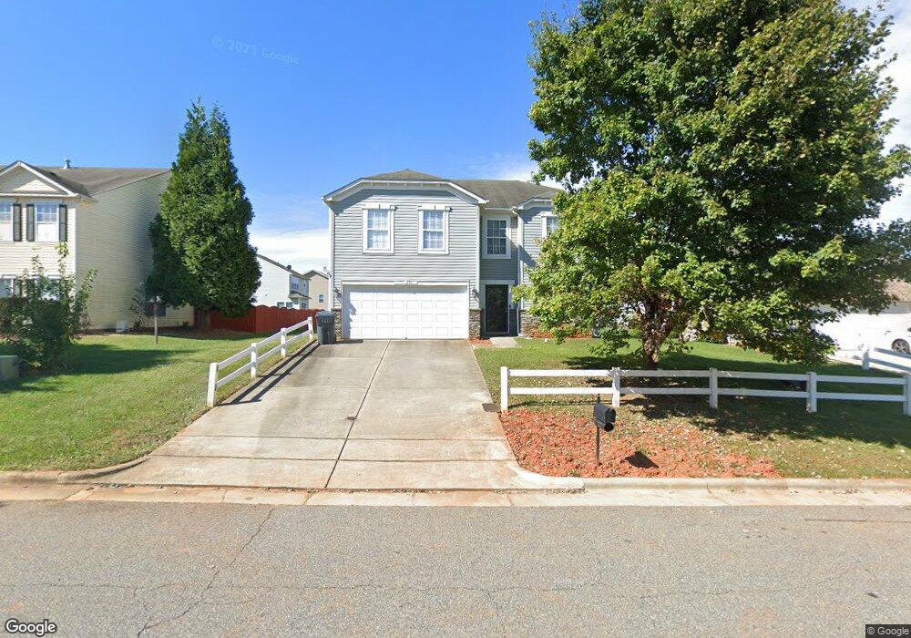 122 Kingsgate Ct, Statesville, NC 28625 - photo 1