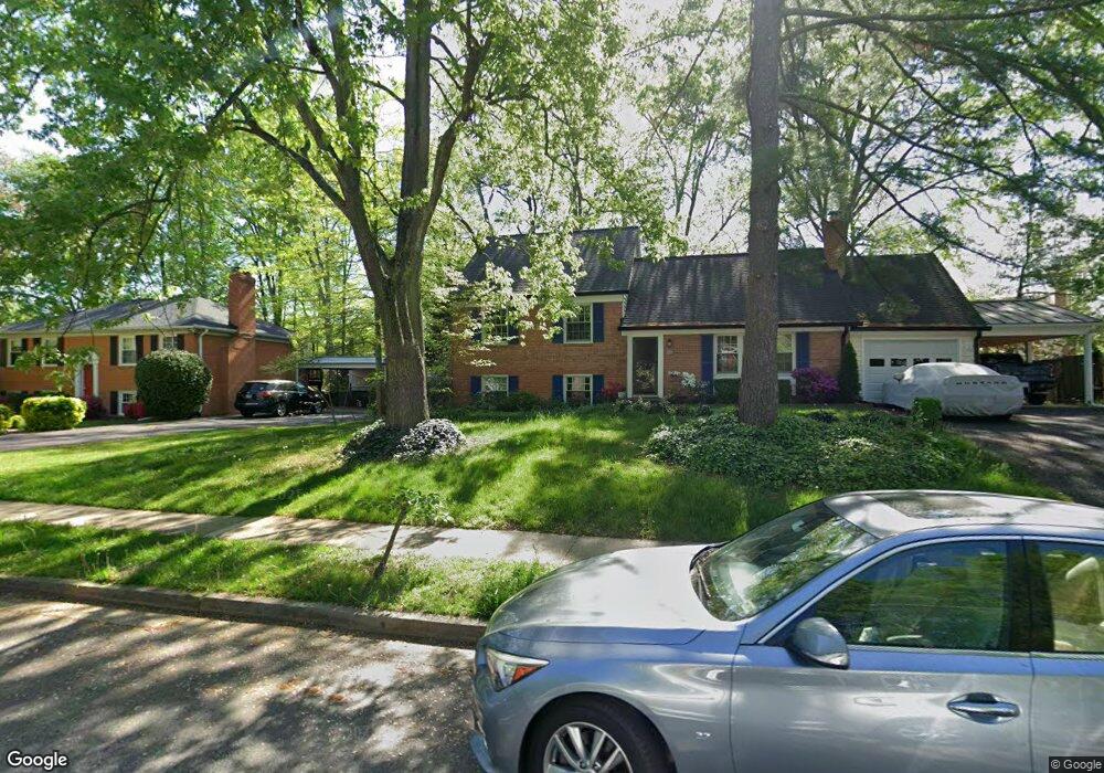 8327 Woodacre St, Alexandria, VA 22308 - photo 1