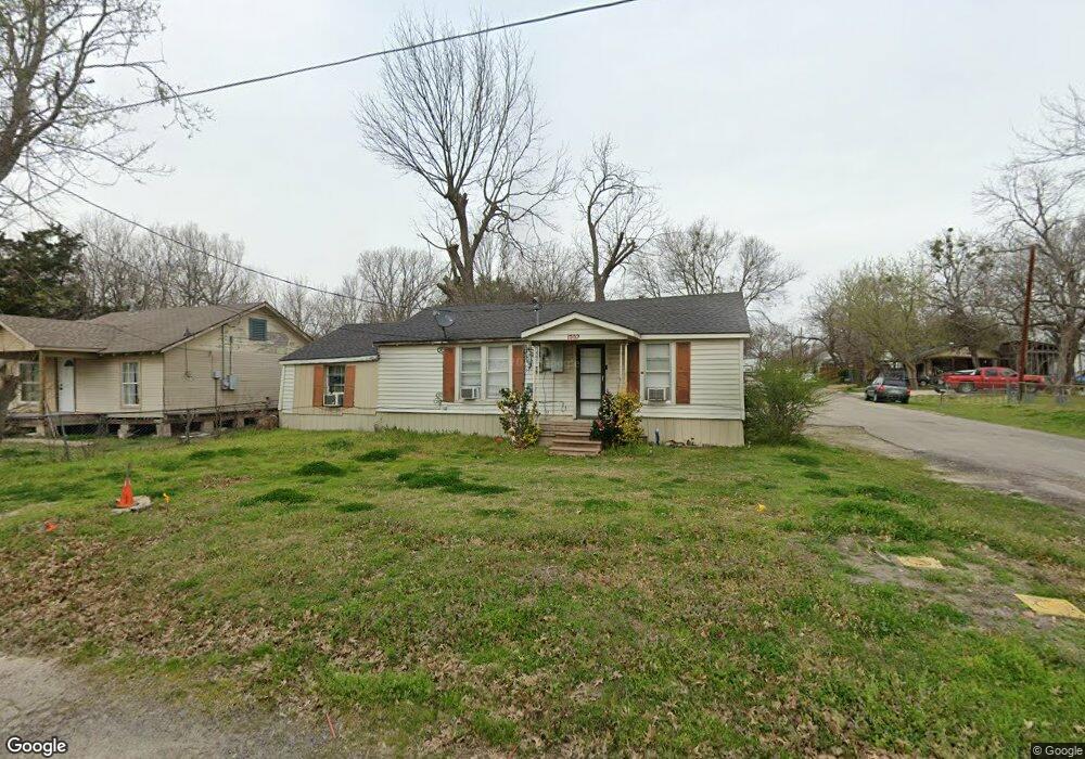 1702 W 11th Ave, Corsicana, TX 75110 - photo 1