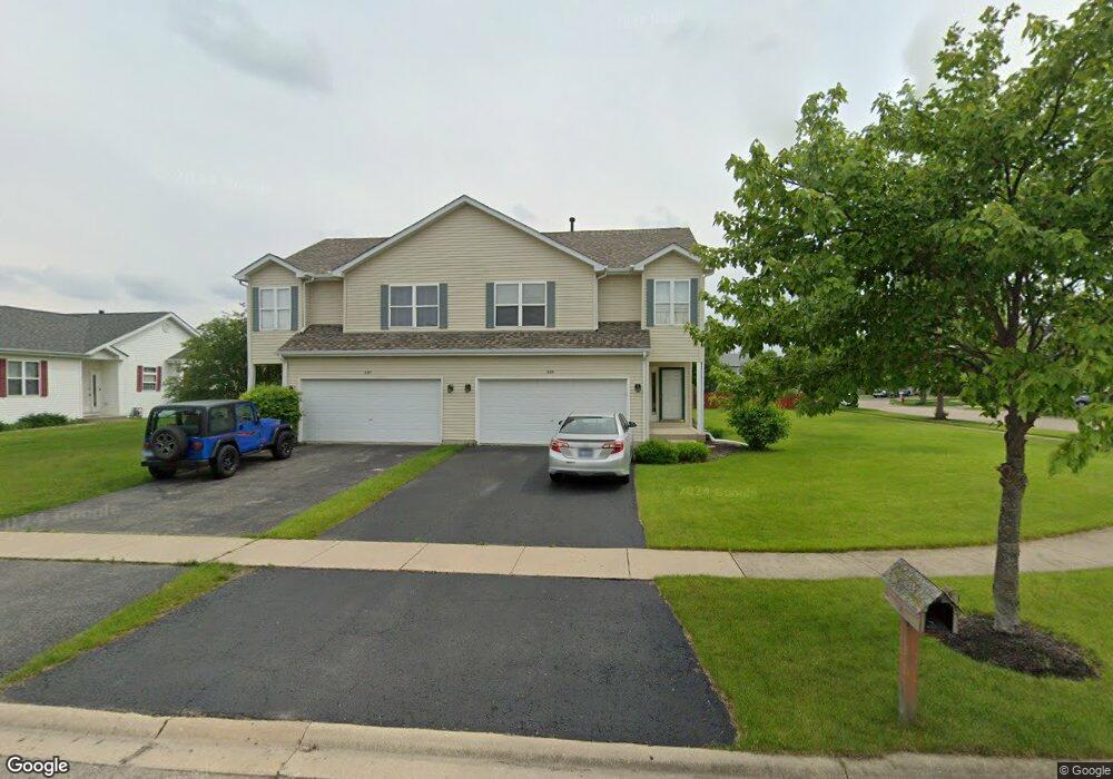595 Chestnut Dr, Oswego, IL 60543 - photo 1