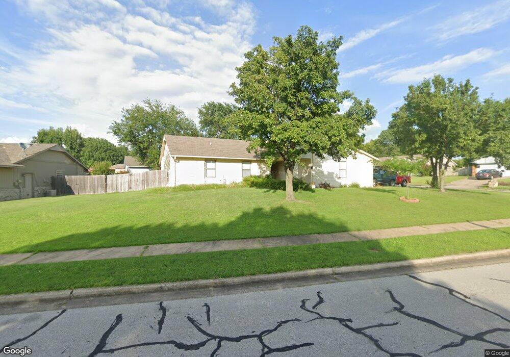 3713 S Sycamore Ave, Broken Arrow, OK 74011 - photo 1