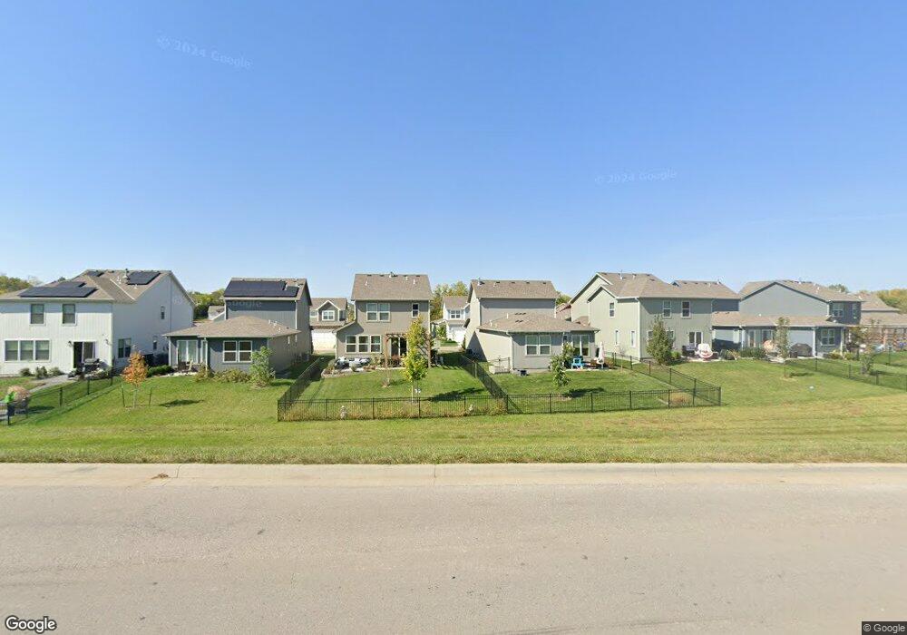 1408 Newport Ln, Raymore, MO 64083 - photo 1