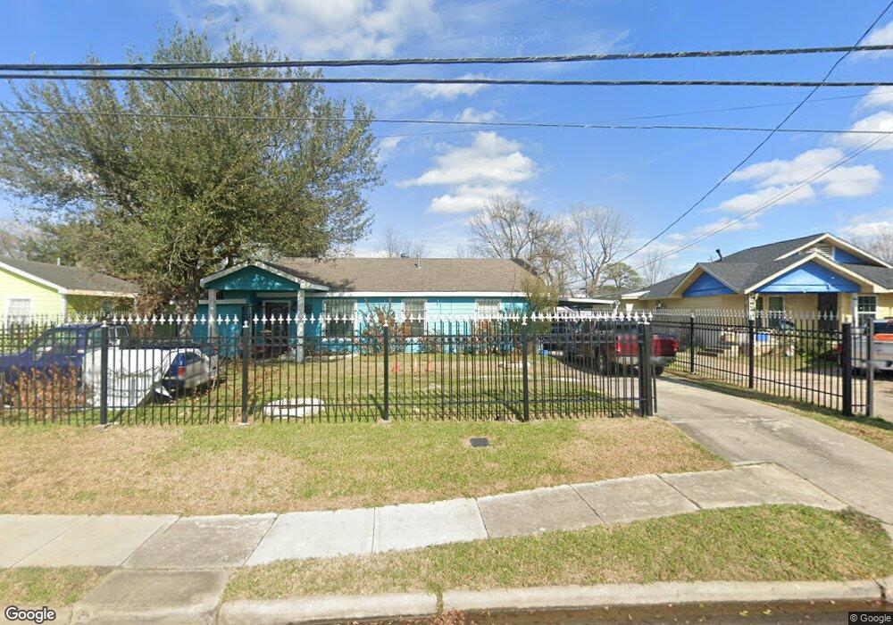 6833 Fairway Dr, Houston, TX 77087 - photo 1
