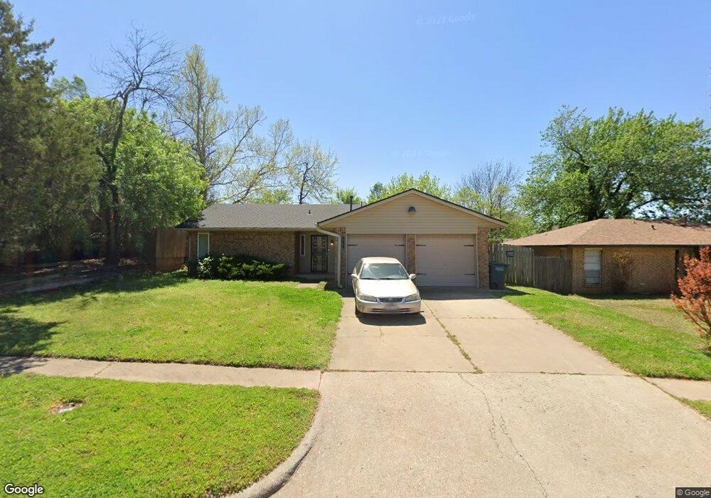 924 Crown Dr, Edmond, OK 73034 - photo 1