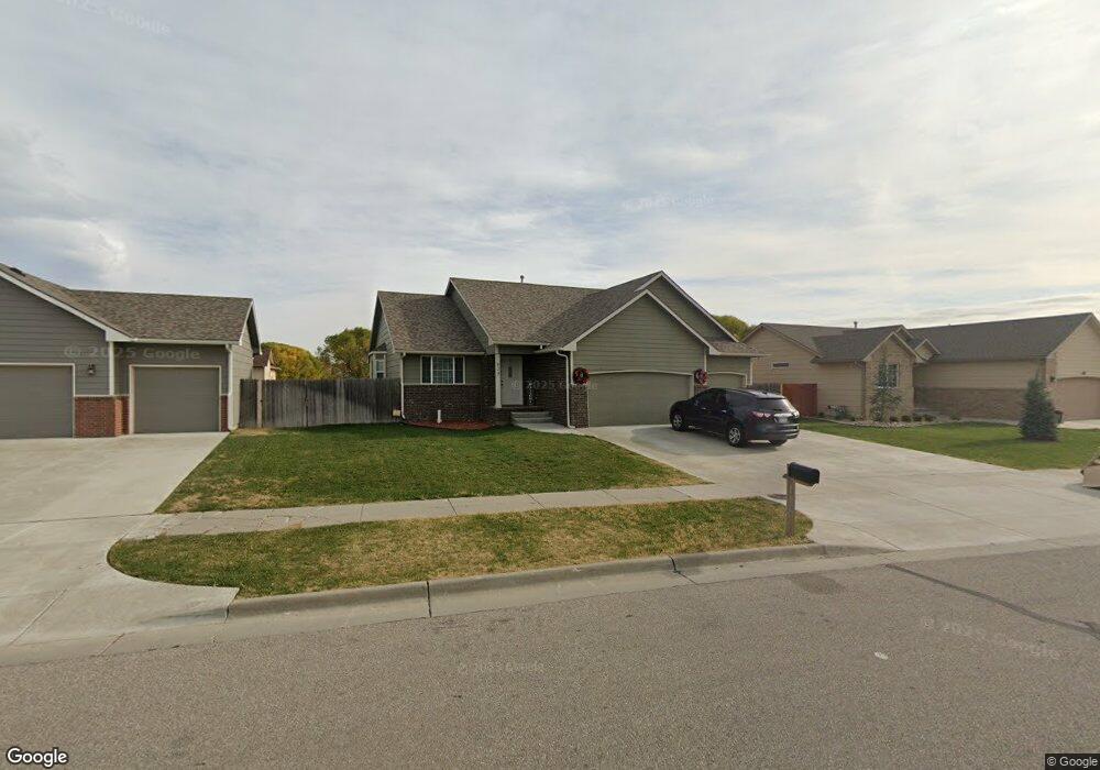 624 S Horseshoe Bend, Maize, KS 67101 - photo 1