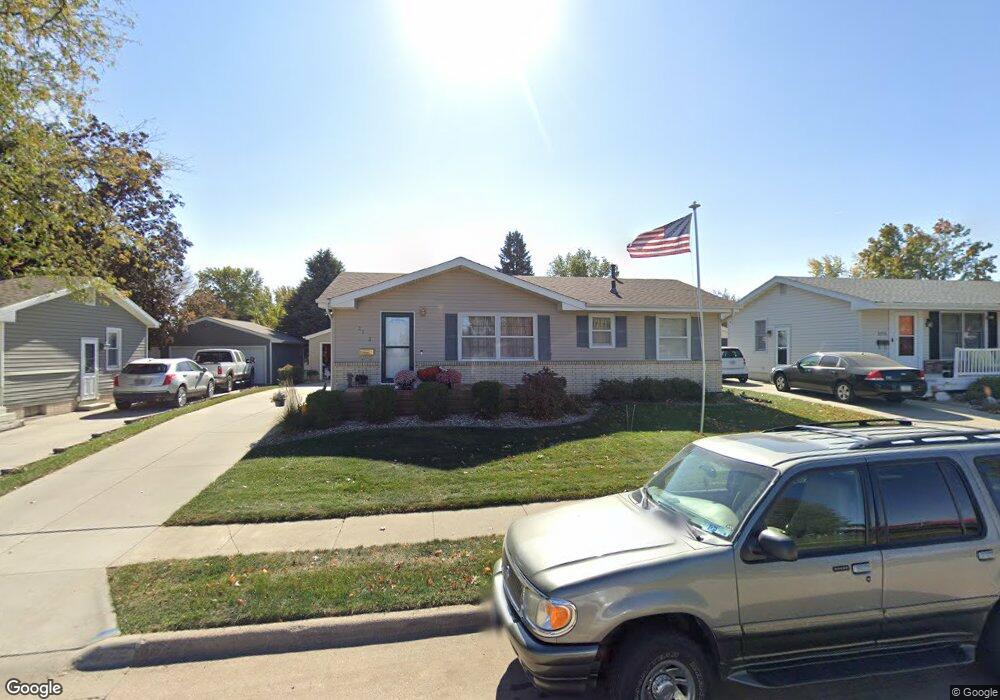 2123 N 5th Ave E, Newton, IA 50208 - photo 1
