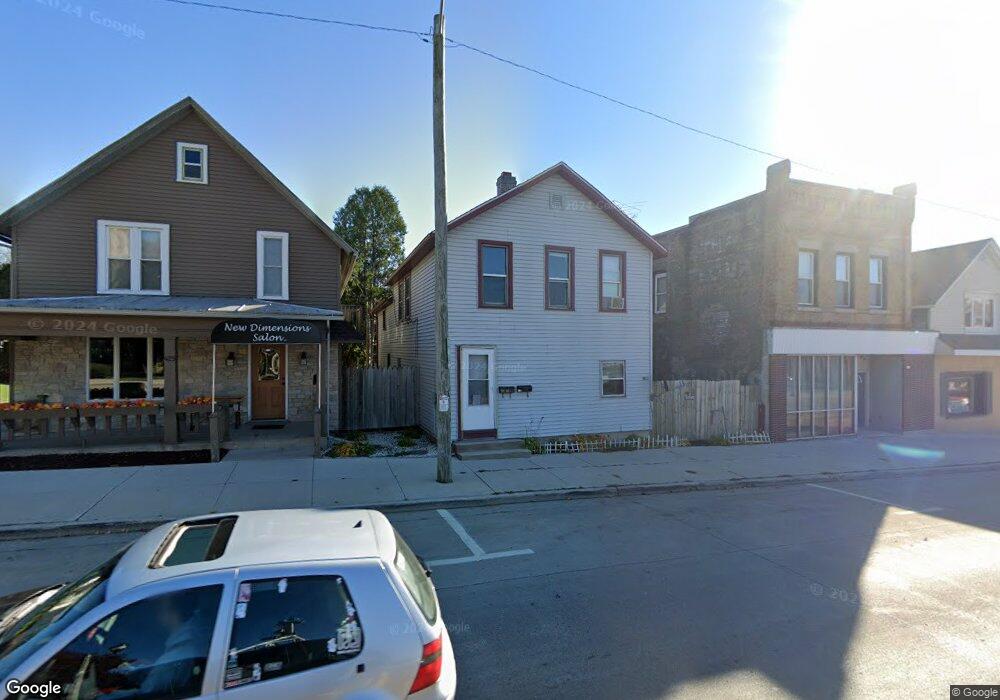 423 N 8th St unit 423, Manitowoc, WI 54220 - photo 1