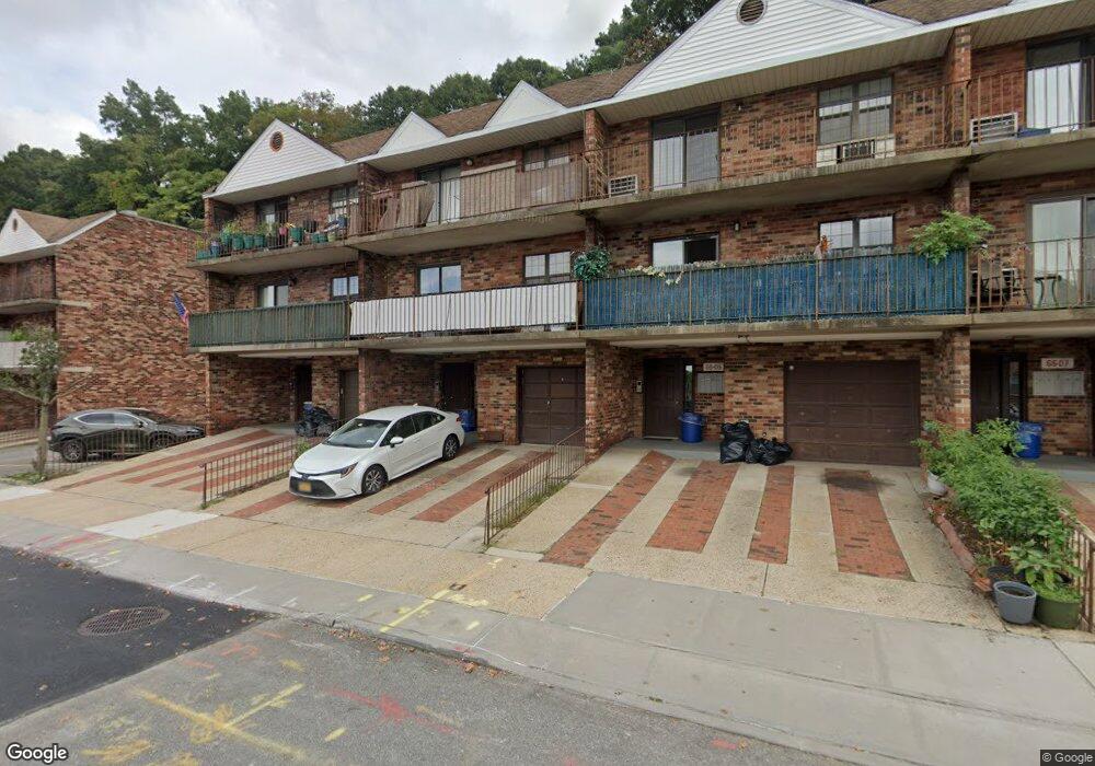 6603 242nd St unit 11C, Little Neck, NY 11362 - photo 1