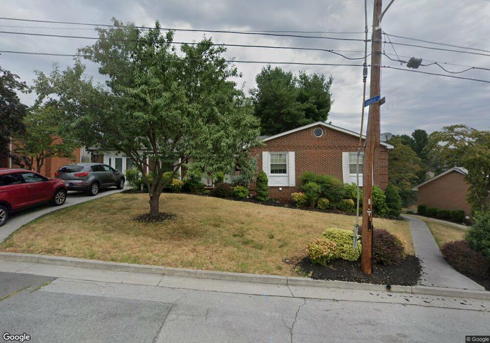 223 W 8th St, Front Royal, VA 22630 - photo 1