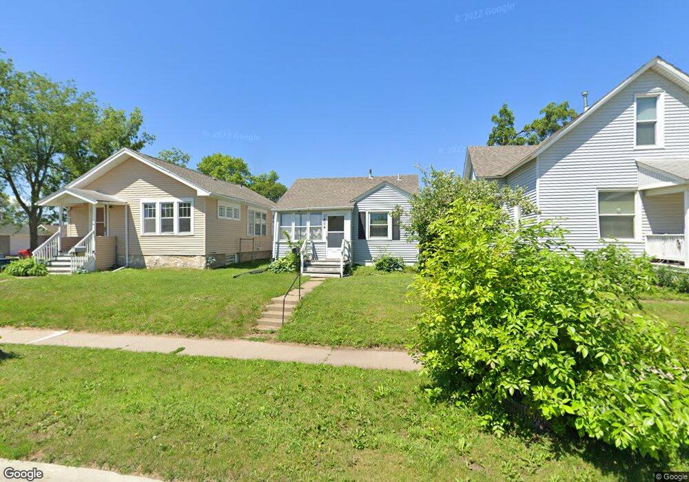 1404 Ellis Blvd NW, Cedar Rapids, IA 52405 - photo 1