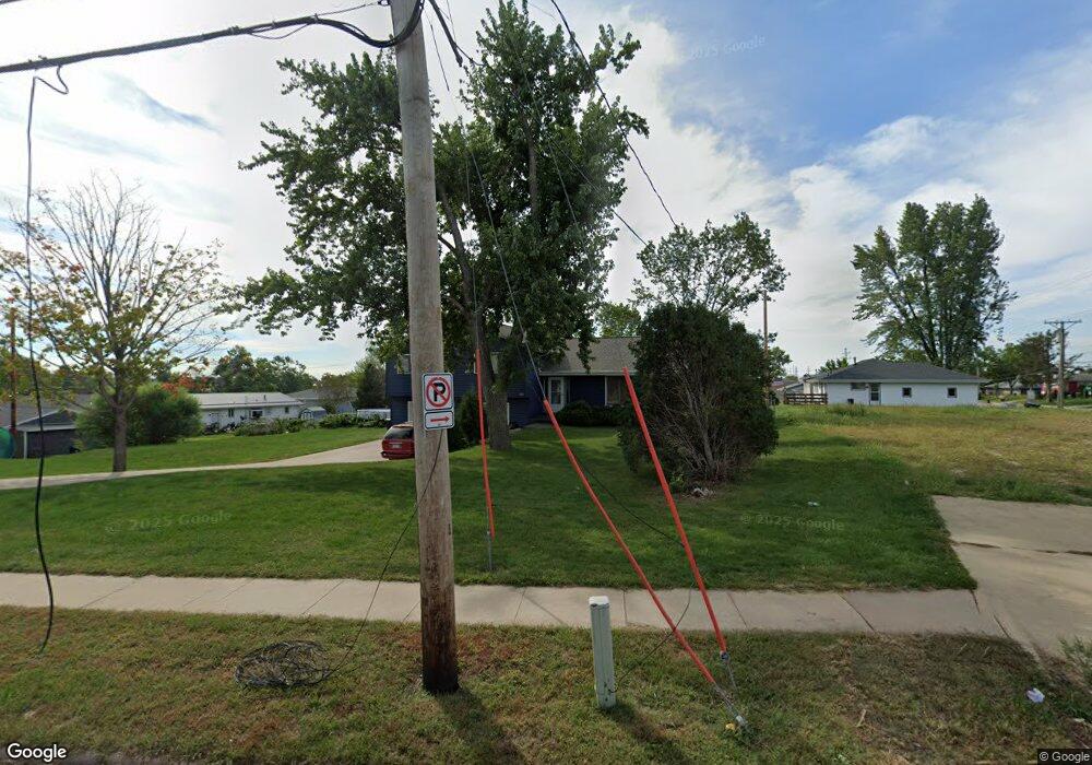 3317 1st Ave SW, Cedar Rapids, IA 52405 - photo 1