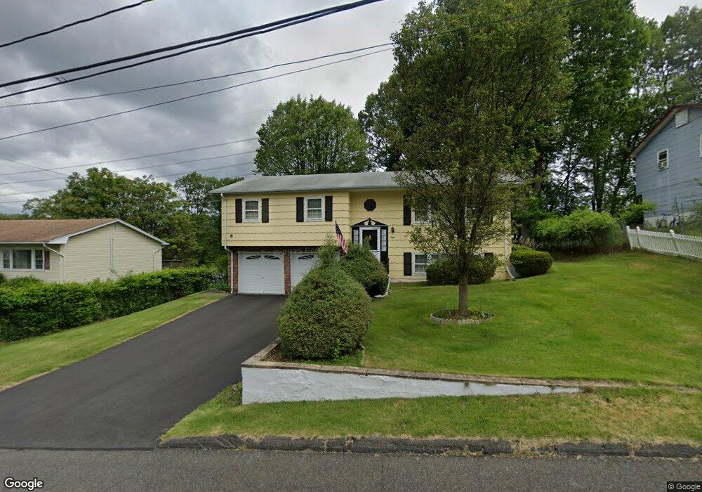 8 Hickory Ln, Garnerville, NY 10923 - photo 1