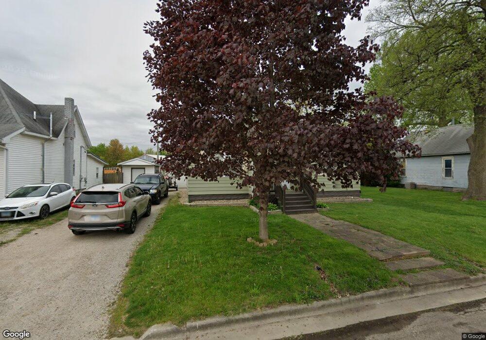 1405 Delavan St, Lincoln, IL 62656 - photo 1