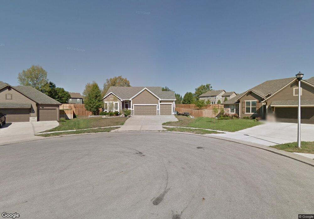 4910 Theden St, Shawnee, KS 66218 - photo 1