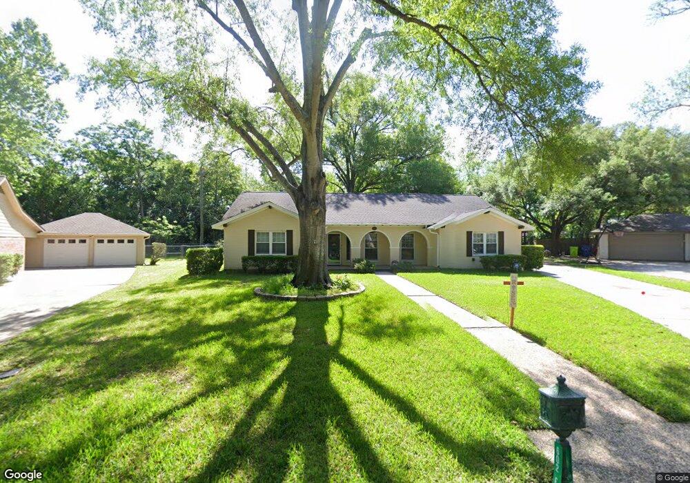 602 E Pecan Dr, Tomball, TX 77375 - photo 1