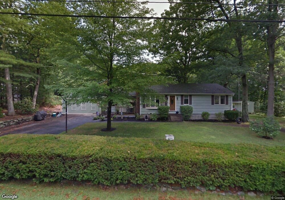 12 Ridgecrest Dr, Hudson, NH 03051 - photo 1