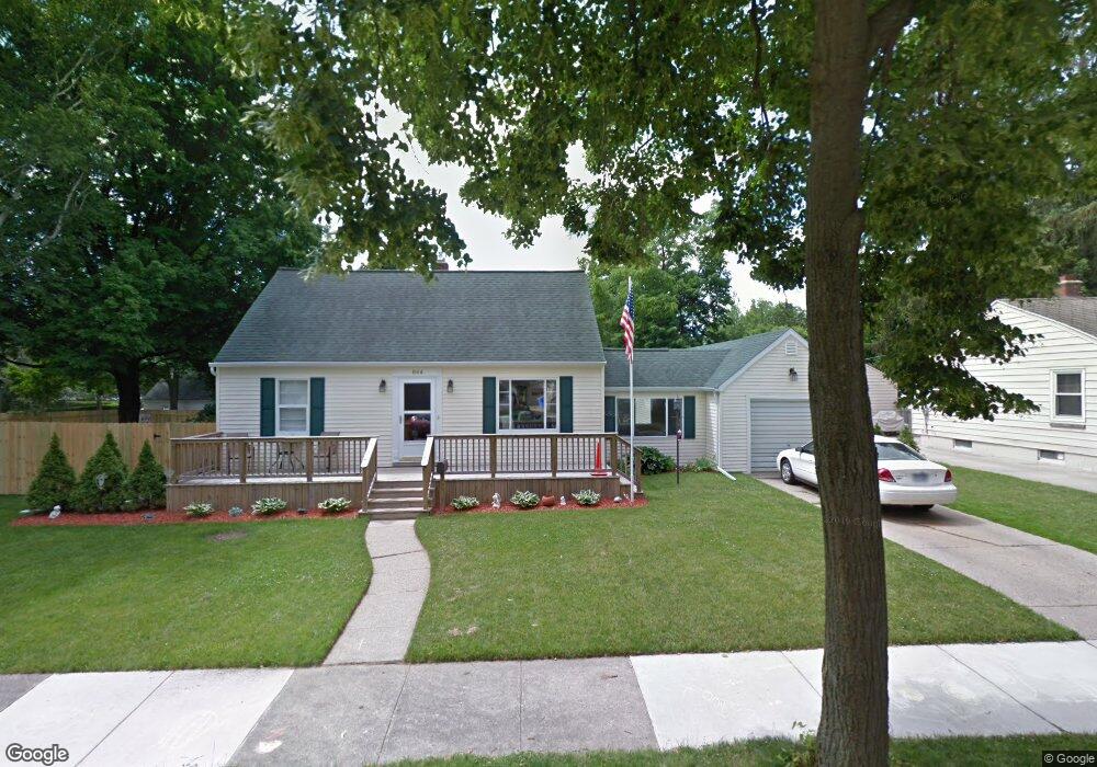 644 Glendale Ave, Lansing, MI 48910 - photo 1