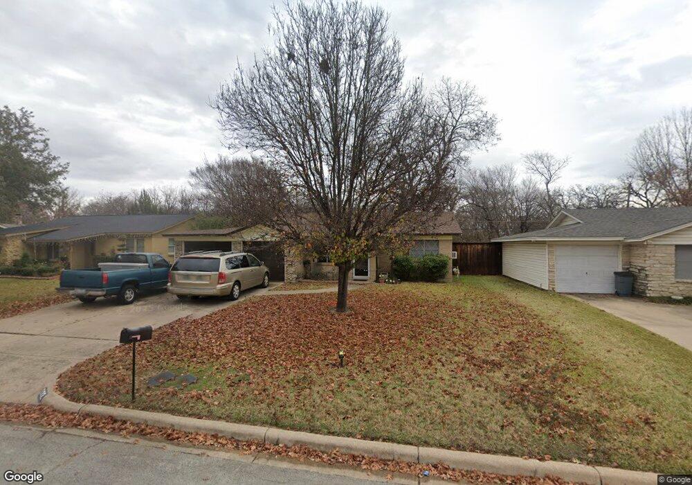 532 Livingston Dr, Hurst, TX 76053 - photo 1