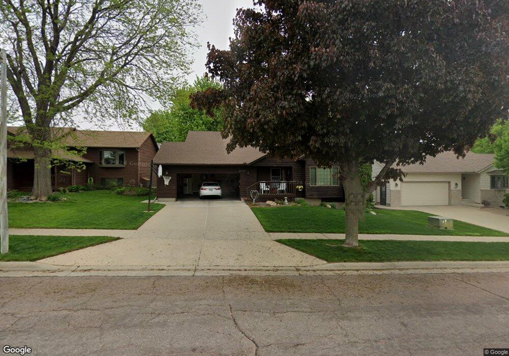 5204 E Fernwood Dr, Sioux Falls, SD 57110 - photo 1