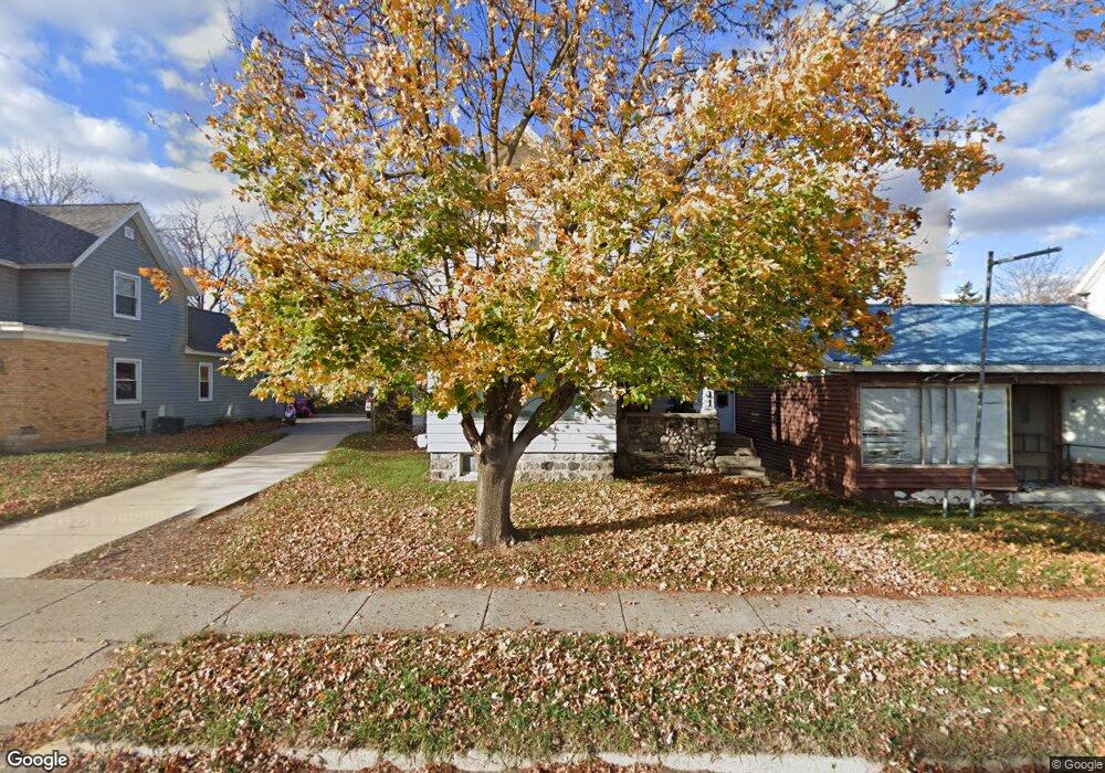 611 W Main St, Lowell, MI 49331 - photo 1