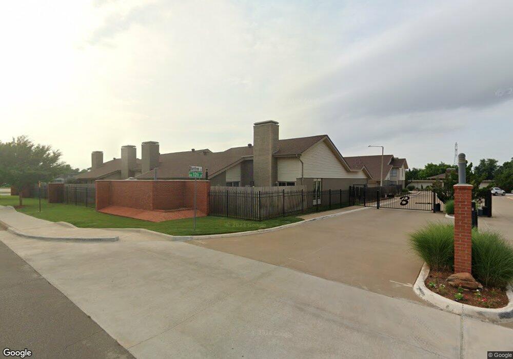 11313 Benttree Cir unit 11313, Oklahoma City, OK 73120 - photo 1