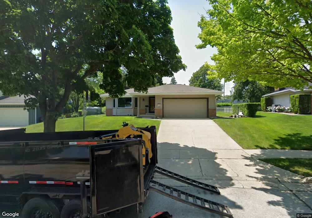 1932 Butler Dr, Waukesha, WI 53186 - photo 1