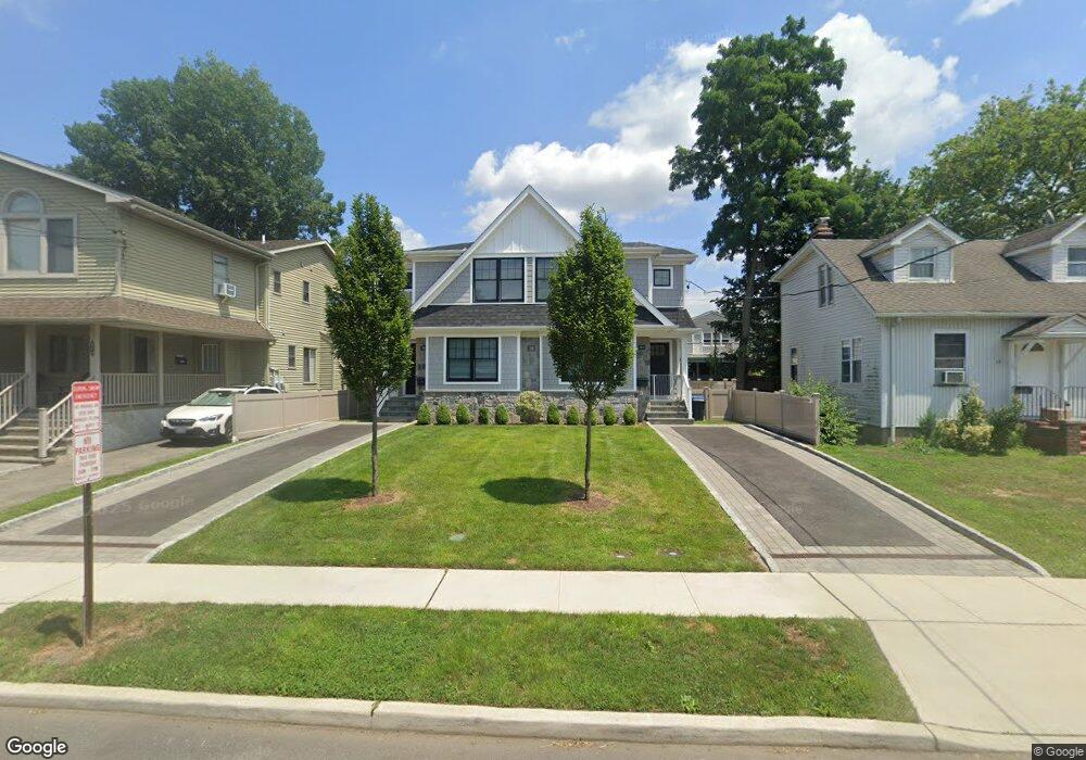 38 Dunwood Rd, Port Washington, NY 11050 - photo 1